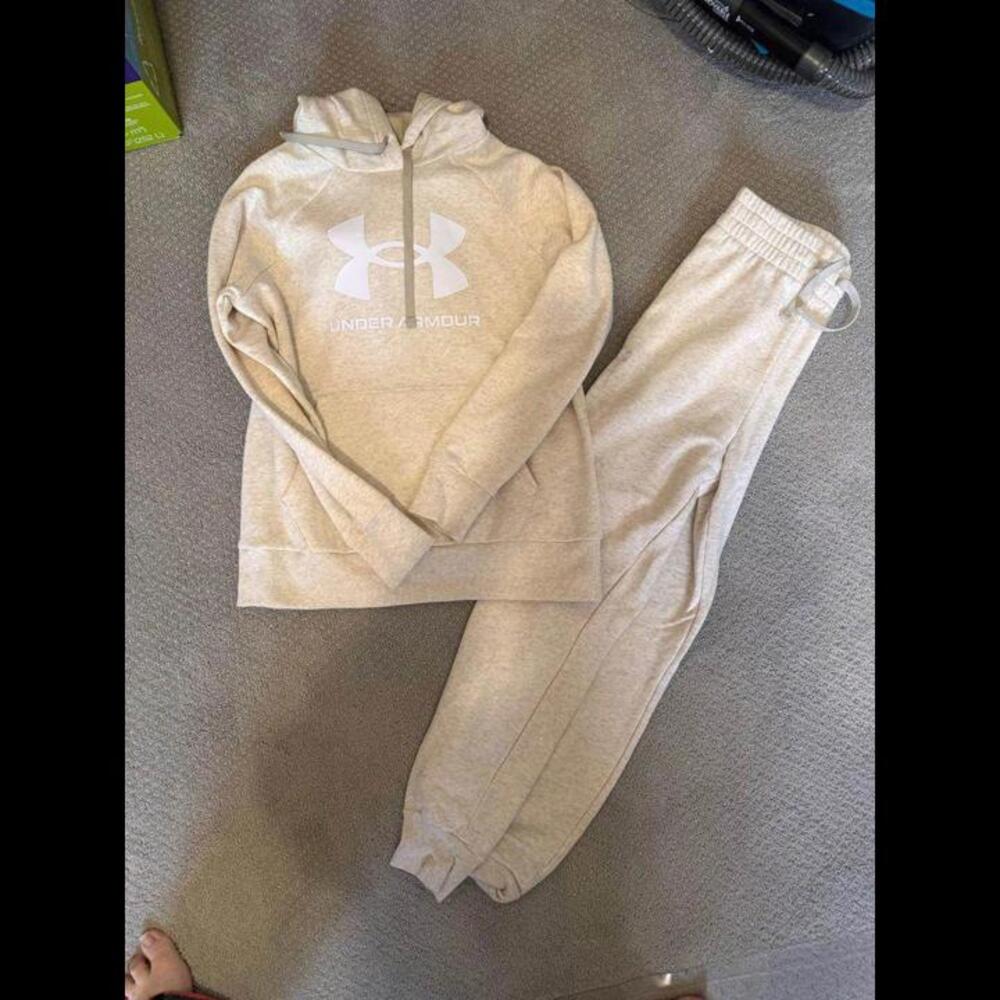 Under Armour Women's Hoodie & Jogger Set - Lightweight & Stylish